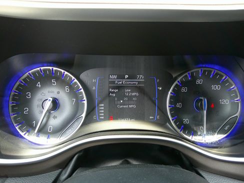 Used 2018 Chrysler Pacifica Touring Plus w/ Tire & Wheel Group image 31