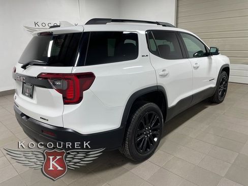 Used 2023 GMC Acadia SLE image 6