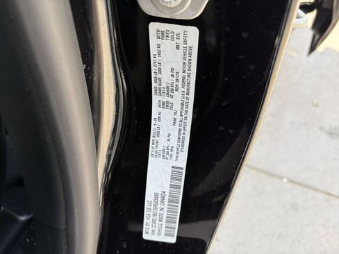 Used 2025 Chrysler Pacifica Select FWD image 27