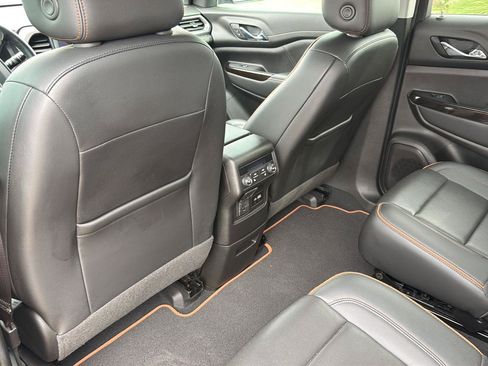 Used 2023 GMC Acadia AT4 w/ Technology Package AWD/4WD image 14