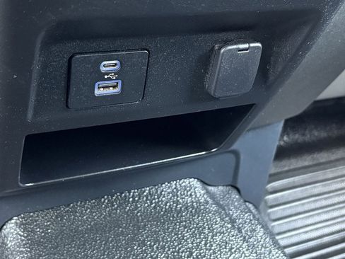 Used 2022 Ford F250 XL w/ Power Equipment Group image 19