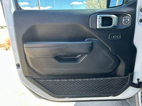 Used 2021 Jeep Gladiator Mojave AWD/4WD image 10