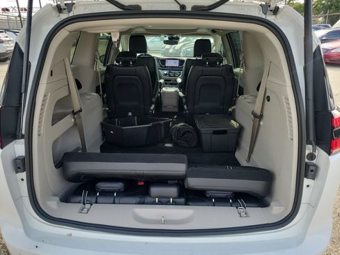 Used 2024 Chrysler Pacifica Touring-L w/ Road Tripper Package FWD image 7