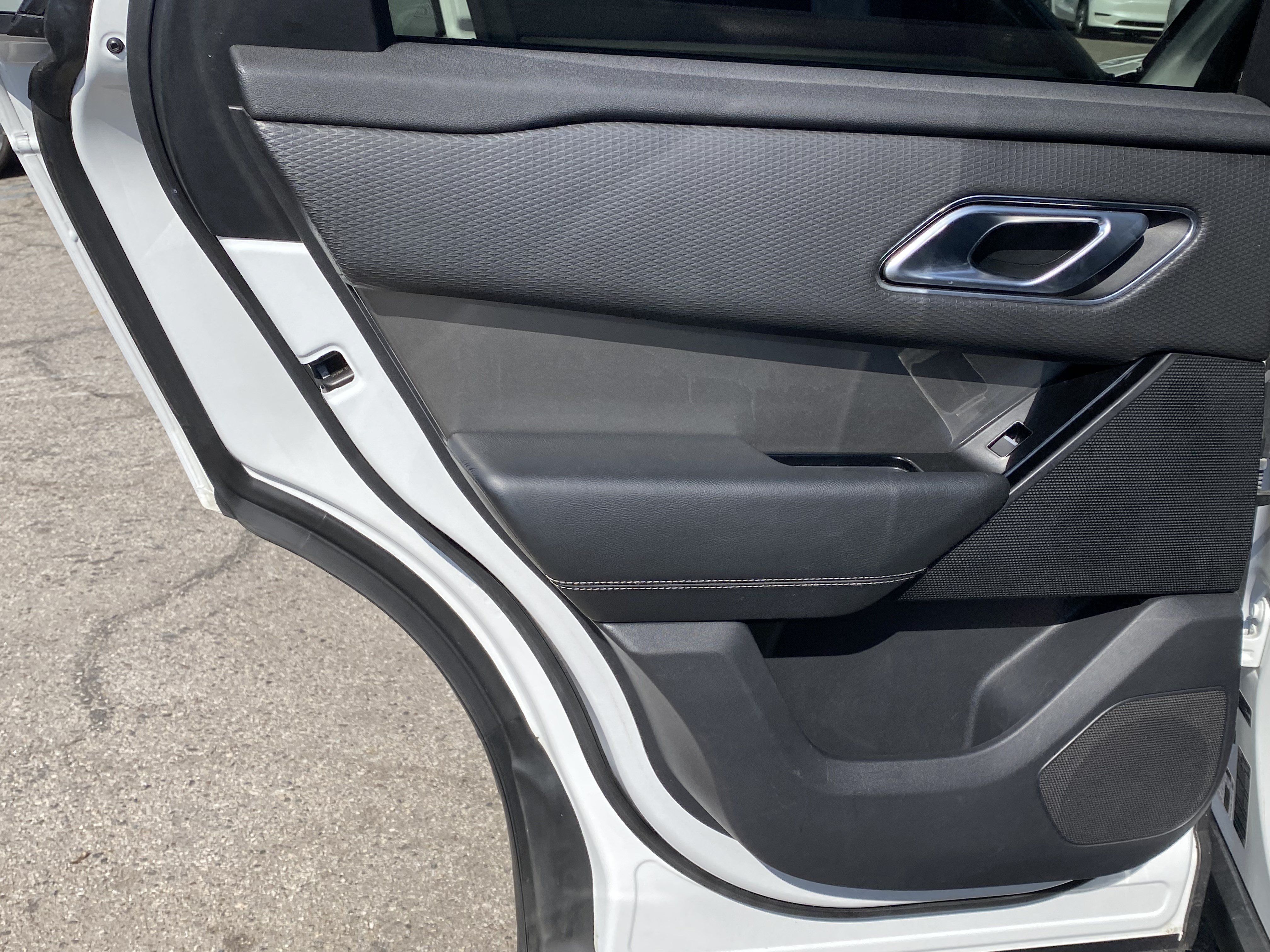 Used 2020 Land Rover Range Rover Velar S AWD/4WD image 21