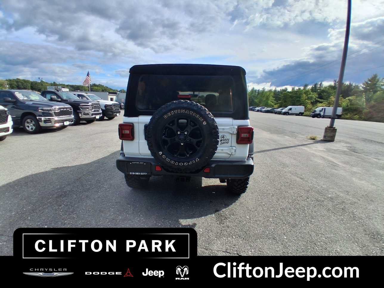 Used 2022 Jeep Wrangler Unlimited Sport AWD/4WD image 5