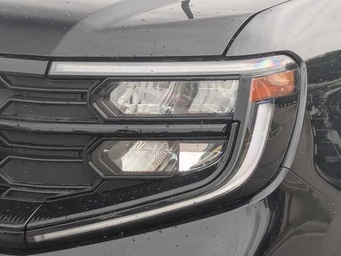Used 2025 Ford Expedition Active RWD image 9