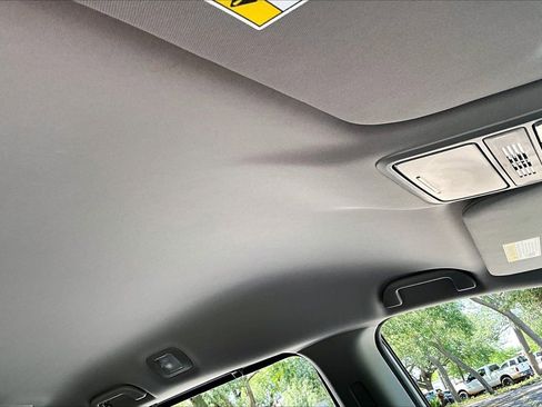 Used 2024 Honda Odyssey EX image 27