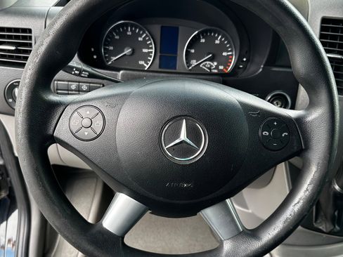 Used 2016 Mercedes-Benz Sprinter 2500 image 35