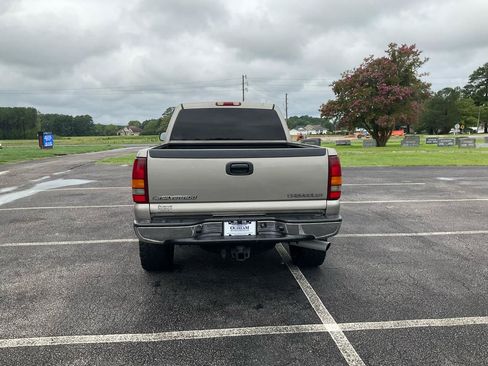 Used 2002 Chevrolet Silverado 2500 LT w/ Off-Road Skid Plate Pkg AWD/4WD image 9