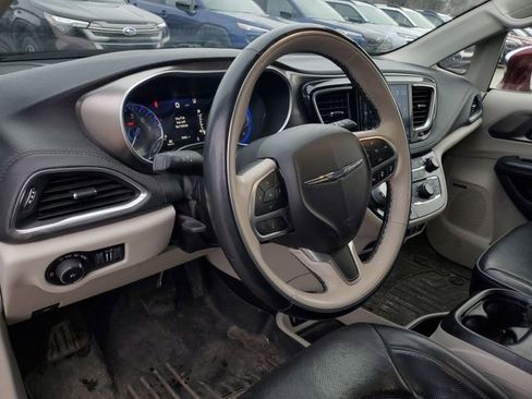 Used 2018 Chrysler Pacifica Limited w/ Advanced Safetytec Group image 16