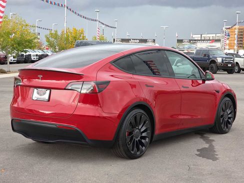 Used 2022 Tesla Model Y Performance image 9