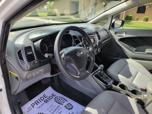 Used 2018 Kia Forte LX image 14