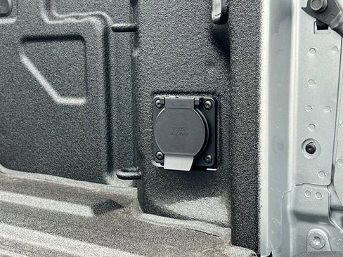 New 2026 GMC Sierra 2500 SLT w/ SLT Premium Package image 11