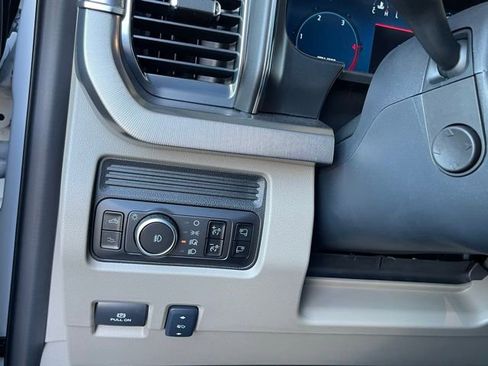 New 2025 Ford F250 Platinum w/ Platinum Plus Package image 24