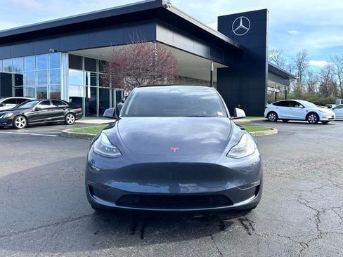 Used 2023 Tesla Model Y Long Range image 2