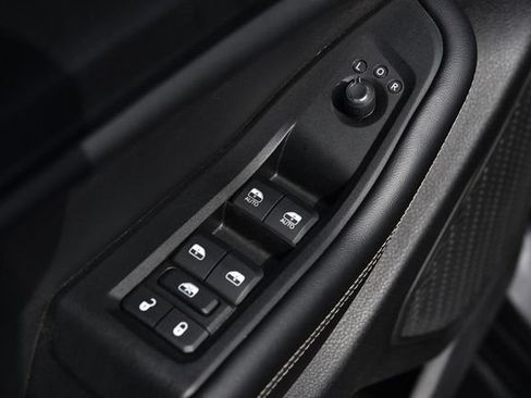 Used 2024 Jeep Grand Cherokee Laredo AWD/4WD image 8