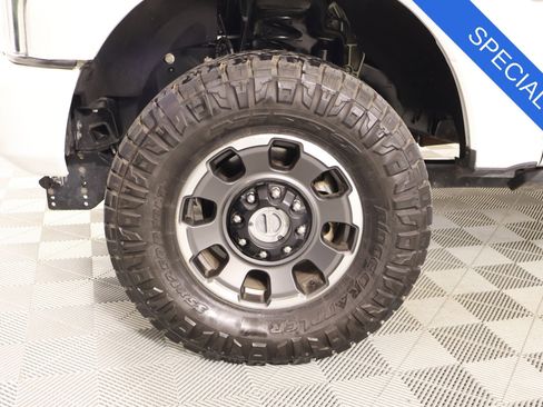 Used 2022 Ford F350 Limited AWD/4WD image 19