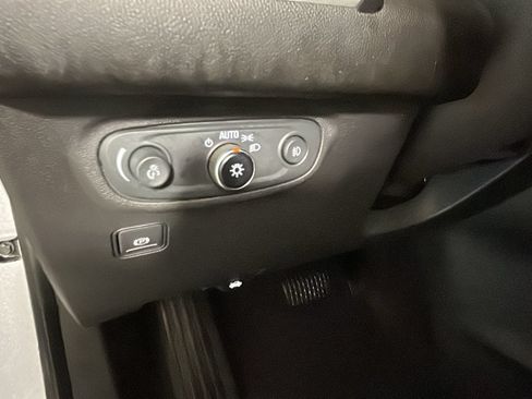 Used 2021 GMC Terrain SLT FWD image 22