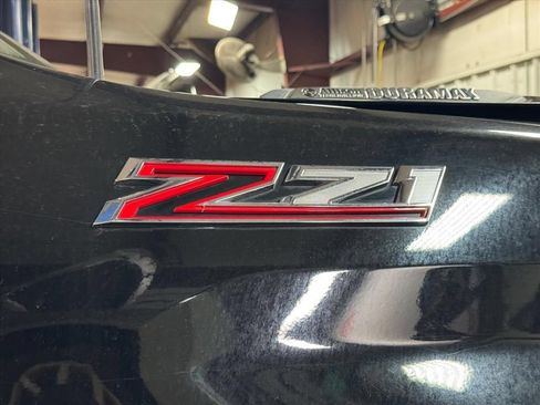 Used 2022 Chevrolet Silverado 2500 LTZ w/ LTZ Convenience Package AWD/4WD image 2