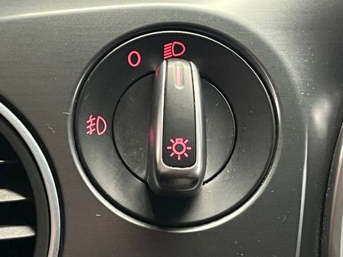 Used 2014 Volkswagen Beetle R-Line image 13