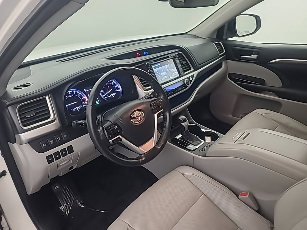 Used 2018 Toyota Highlander Limited Platinum AWD/4WD image 28