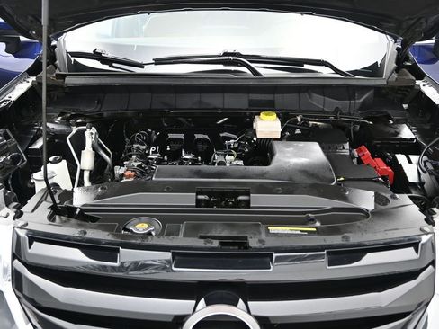 Used 2025 Nissan Pathfinder Platinum w/ Cargo Package FWD image 5