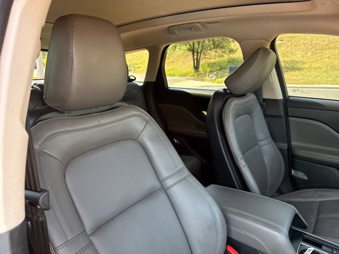 Certified 2025 Lincoln Corsair AWD w/ Equipment Group 101A image 33