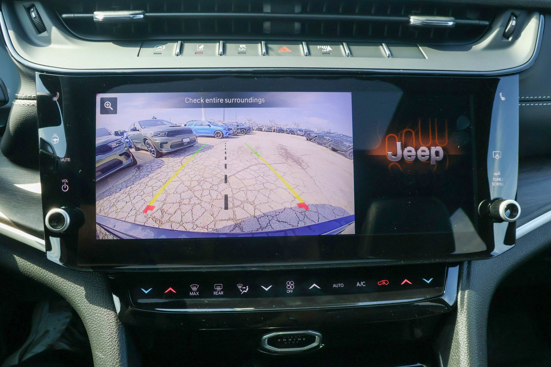 New 2027 Jeep Grand Cherokee Altitude AWD/4WD image 24