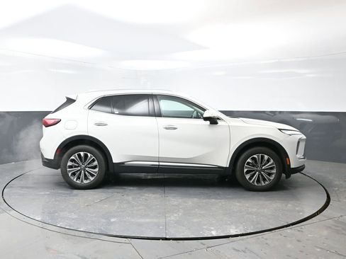 Used 2024 Buick Envision Preferred image 4