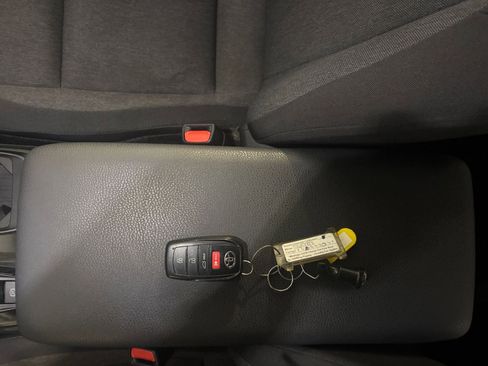 Used 2025 Toyota Camry LE image 22