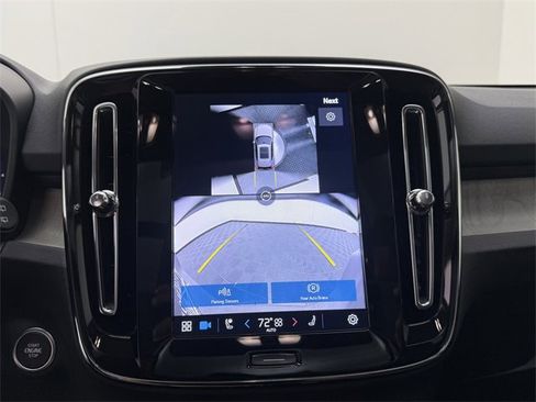 Certified 2025 Volvo XC40 B5 Plus image 20
