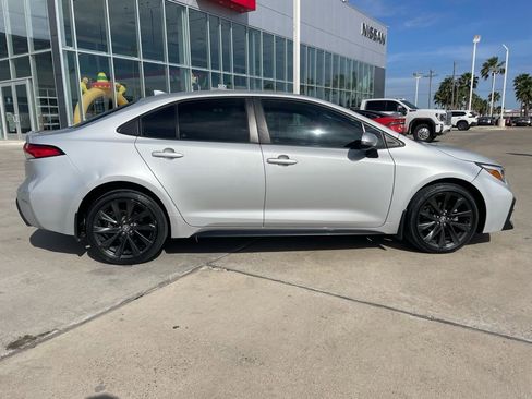 Used 2023 Toyota Corolla SE image 2