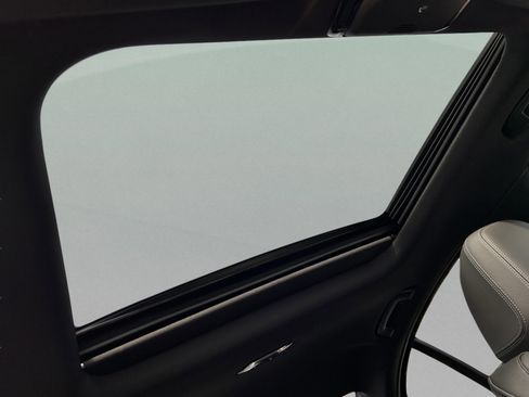 Used 2026 BMW 330i Sedan w/ Premium Package image 33