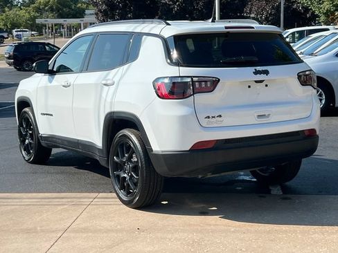 Used 2026 Jeep Compass Latitude AWD/4WD image 9