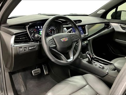 Used 2024 Cadillac XT6 Sport w/ Technology Package image 16