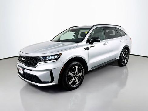 Used 2022 Kia Sorento S image 2