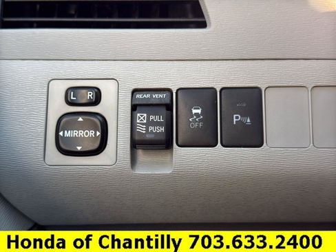 Used 2014 Toyota Sienna XLE FWD image 18