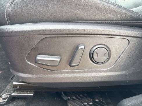 Used 2022 Hyundai Tucson Limited image 12