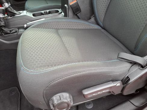 Certified 2025 Jeep Wrangler Unlimited Rubicon 4xe w/ Convenience Group AWD/4WD image 10