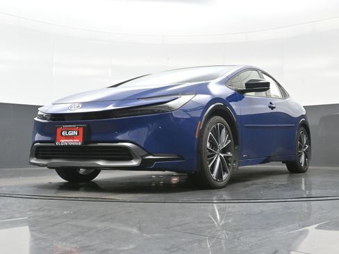 Used 2024 Toyota Prius XLE image 28