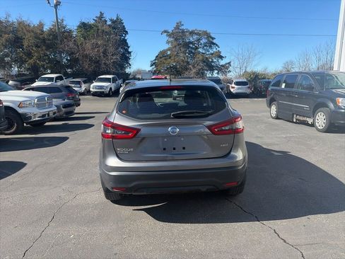Used 2020 Nissan Rogue Sport S image 6
