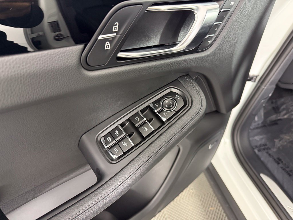 New 2026 Porsche Macan S AWD/4WD image 21