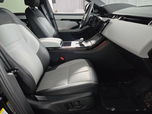 Used 2026 Land Rover Range Rover Evoque Dynamic SE AWD/4WD image 3