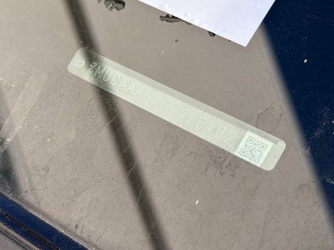 Certified 2025 Toyota Corolla Cross LE image 3