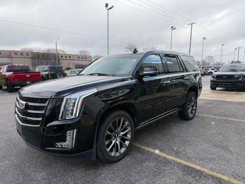Used 2019 Cadillac Escalade Premium Luxury w/ Escalade Sport Edition image 31