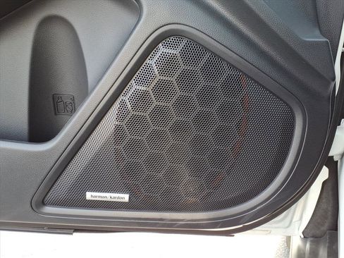 New 2025 Subaru Outback Touring XT image 18