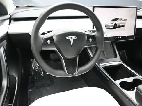 Used 2022 Tesla Model 3 Standard Range RWD image 16