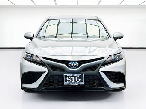 Used 2023 Toyota Camry SE FWD image 2