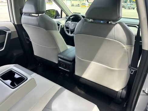 Used 2022 Toyota RAV4 XLE Premium AWD/4WD image 37