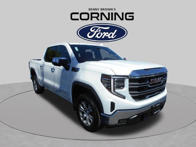 Used 2024 GMC Sierra 1500 SLT AWD/4WD image 4